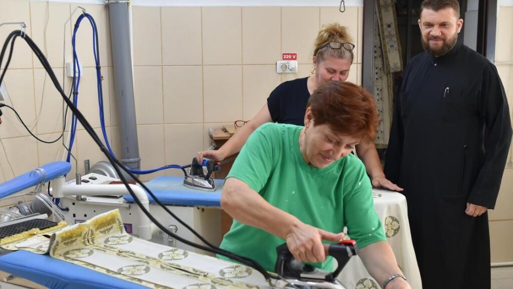 „Bob de rouă” – spălătoria de veșminte prietenoasă cu mediul care funcționează de zece ani la București