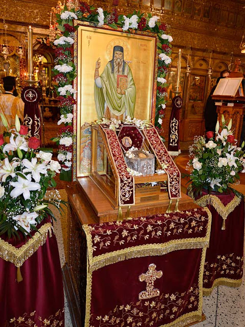 Ο εορτάζων Όσιος Θεοφάνης ο νέος, πολιούχος Ναούσης