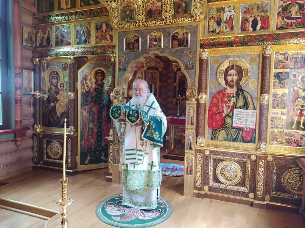 В день памяти преподобного Серафима Саровского Святейший Патриарх Кирилл совершил Литургию в Александро-Невском скиту