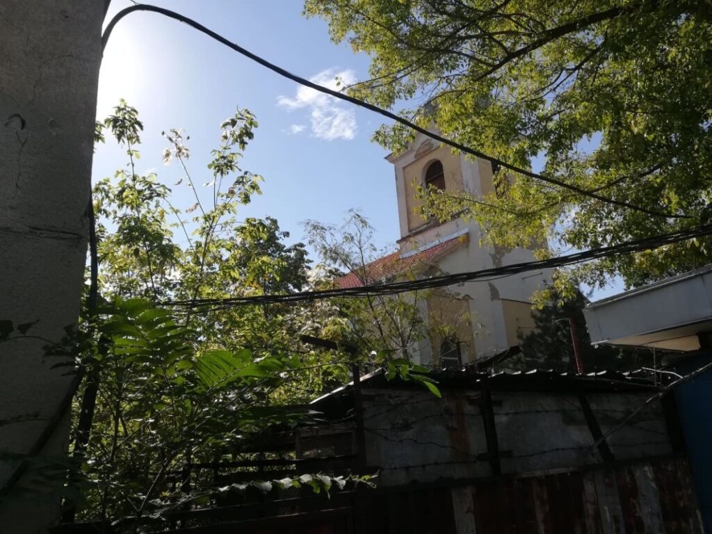 Храм „Св. Теодор Тирон“ във Видин вече има нов покрив