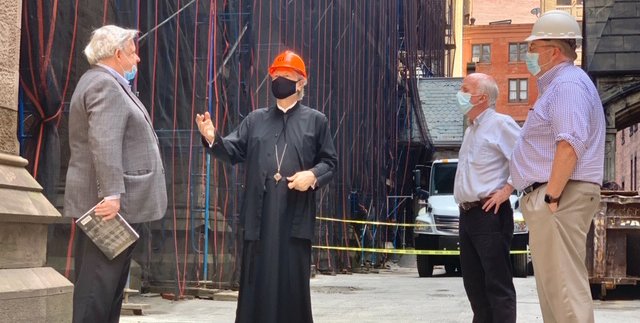 Епископ Иринеј прегледао завршни део фазе обезбеђивања и ограђивања Катедрале