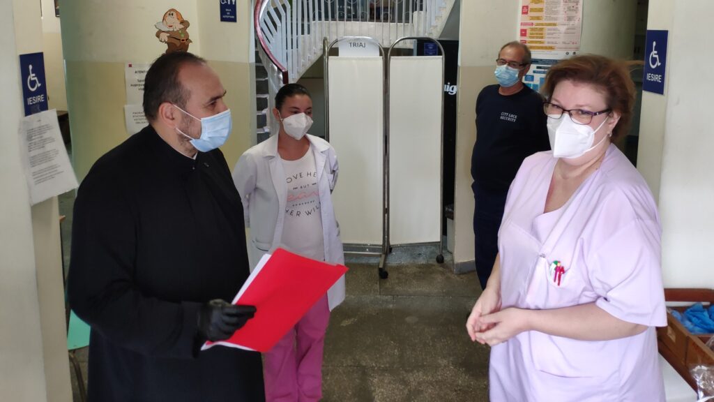 Parohia Timișoara-Iosefin a donat 9.000 de măști de protecție pentru trei spitale