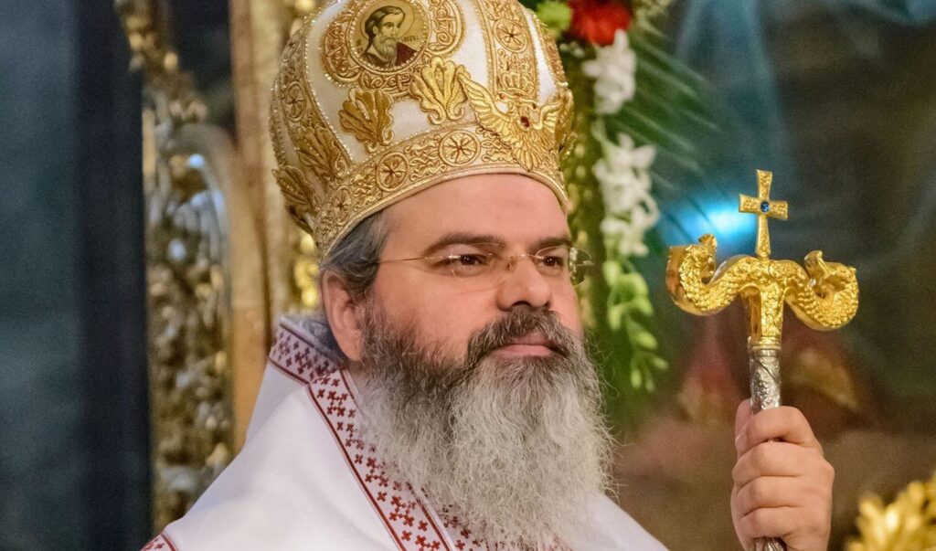 Episcopul Hușilor ne învață cum putem ajunge „oameni de lumină”