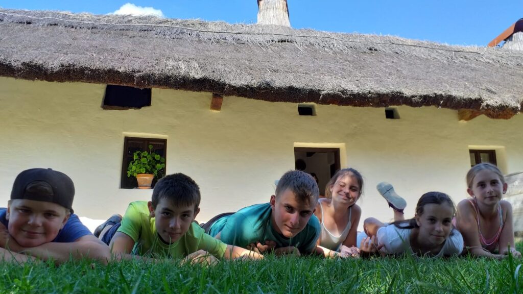 Românii din Ungaria au organizat o tabără pentru copii la Szentendre, lângă Budapesta