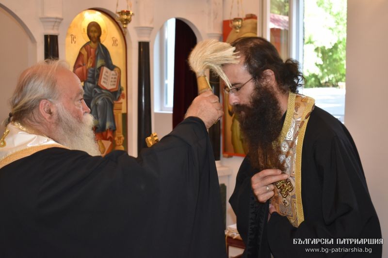 Освещаване на параклис „Св. Преображение Господне“ до Крушунските водопади