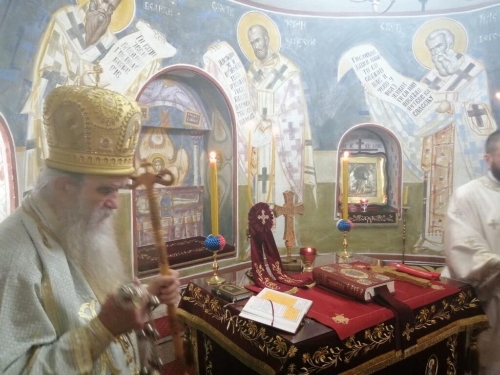 Митрополит Амфилохије богослужио на Немањином граду у Подгорици