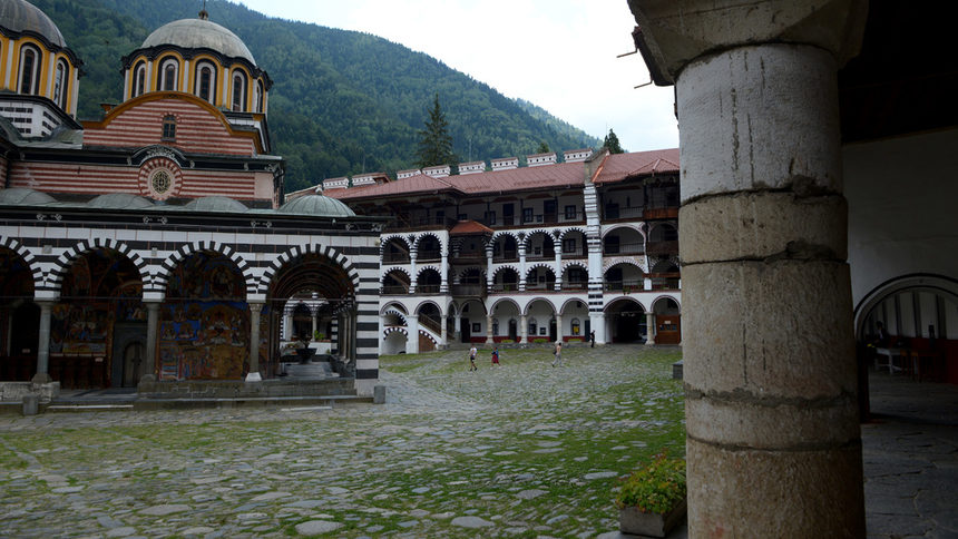 В Рилския манастир тържествено бе отпразнувано успението на св. Йоан Рилски