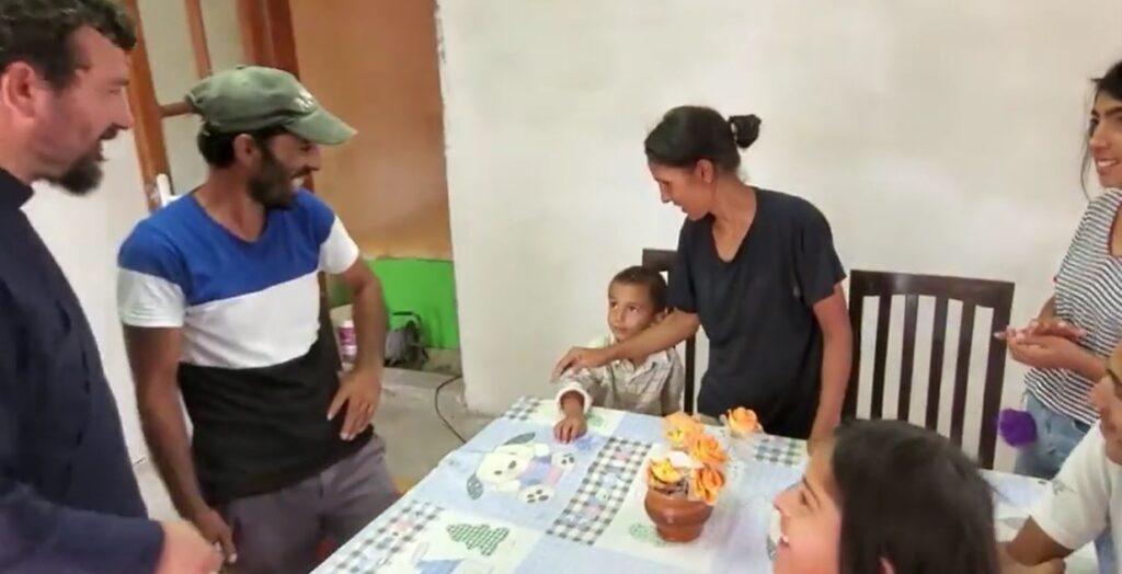 Sërish Kisha Orthodhokse në qytetin e Gramshit gjendet pranë vëllezërve dhe motrave në nevojë!