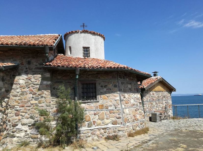 15 gushti – Fjetja e Hyjlindëses është festa e ishullit “Shën Anastasija”