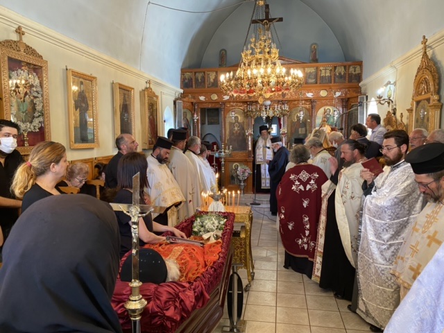 To τελευταίο αντίο στον μακαριστό π. Πέτρο Λογαρίδη