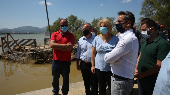 Ο Πρωθυπουργός στις πλημμύρες της Εύβοιας (ΒΙΝΤΕΟ)