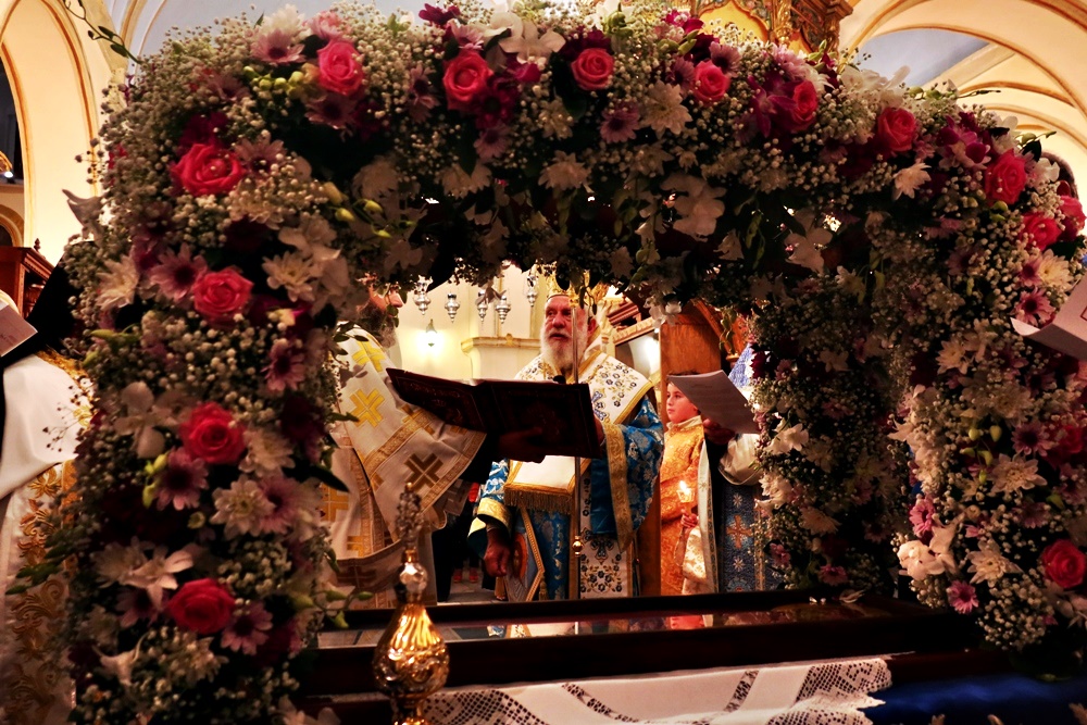 Ευσεβείς Μυκόνιοι κατέκλυσαν την Παναγία Τουρλιανή