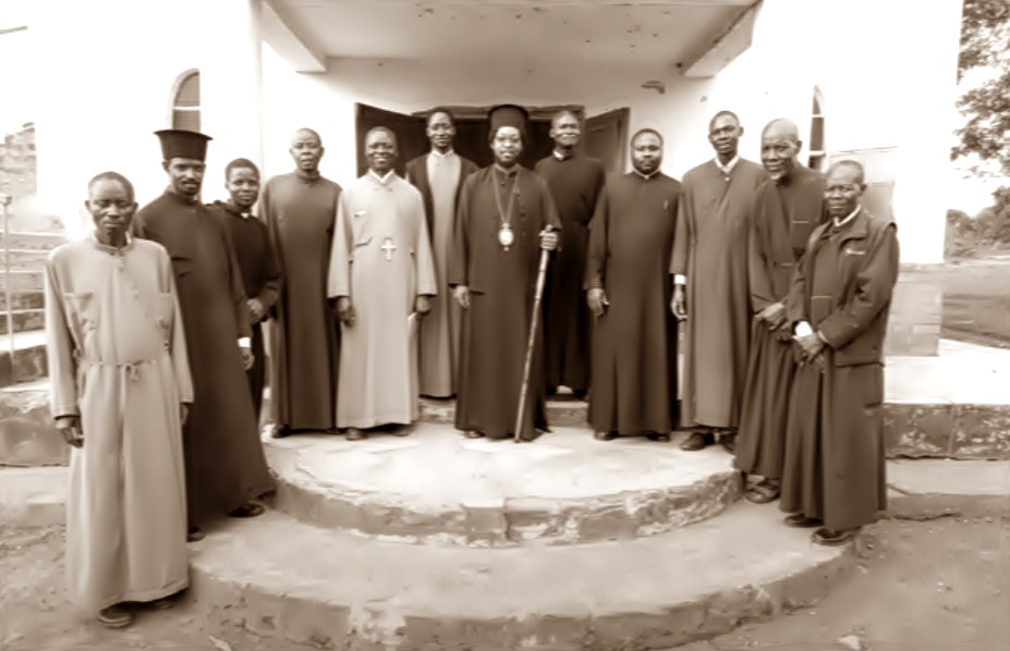 “Τη Υπερμάχω” ψάλλουν οι ιερείς της Ουγκάντα (ΒΙΝΤΕΟ)