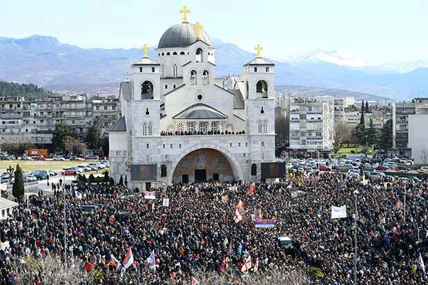 Οι Σλοβάκοι προσεύχονται για το Μαυροβούνιο