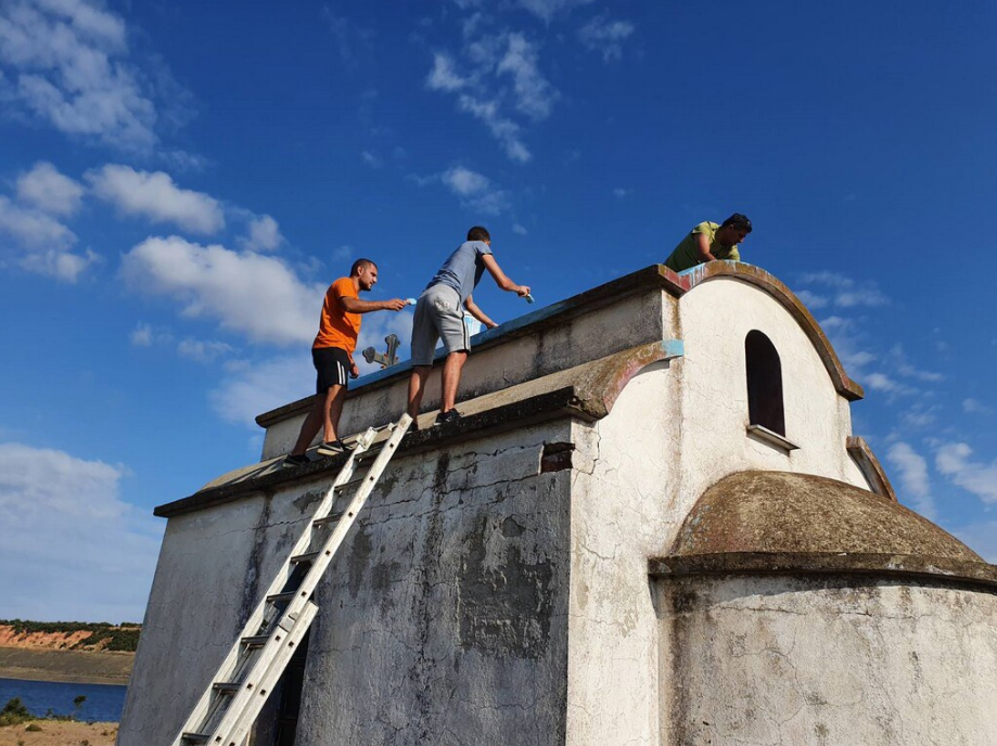 Μαθήματα εθελοντισμού από νέους στην άκρη της Ελλάδας