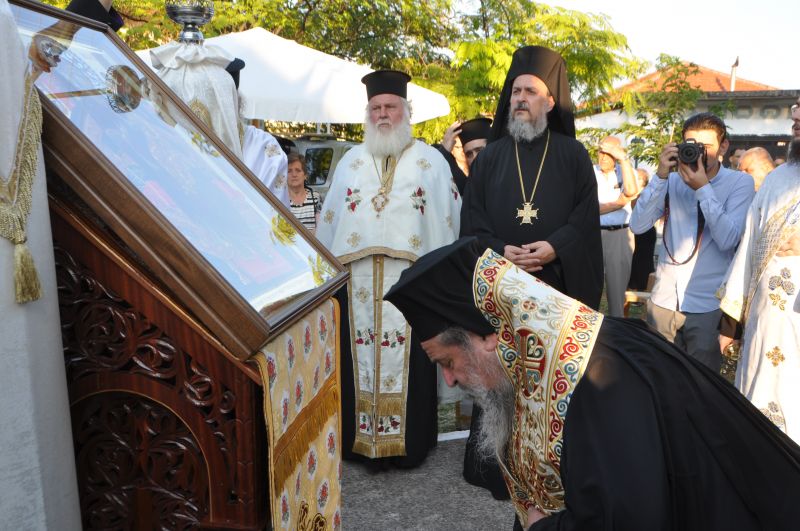 Η Πετρούσα υποδέχθηκε την εικόνα της Παναγίας Παντανάσσης