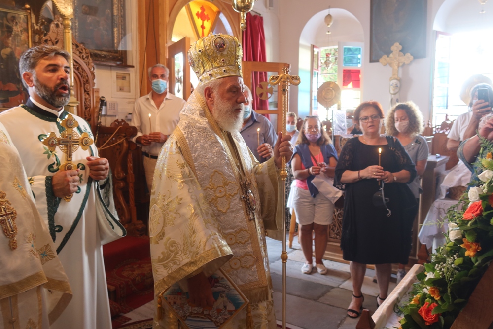 Μητρ. Σύρου: “Να αντιμετωπίζετε με σθένος τις δυσκολίες της ζωής”