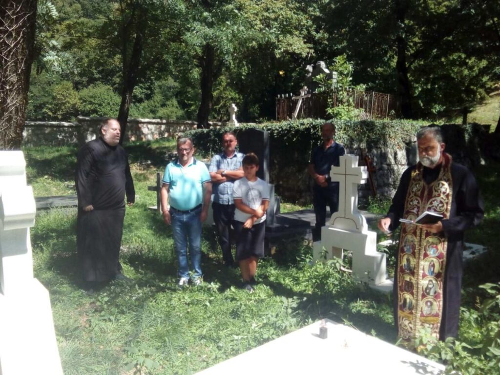 Помен на гробу професора Предрага Вукића