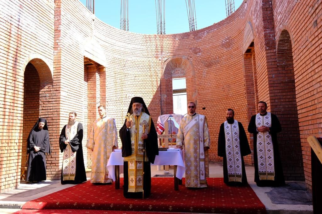 Arhiepiscopul Irineu a binecuvântat construirea noii biserici de la Schitul Găbud
