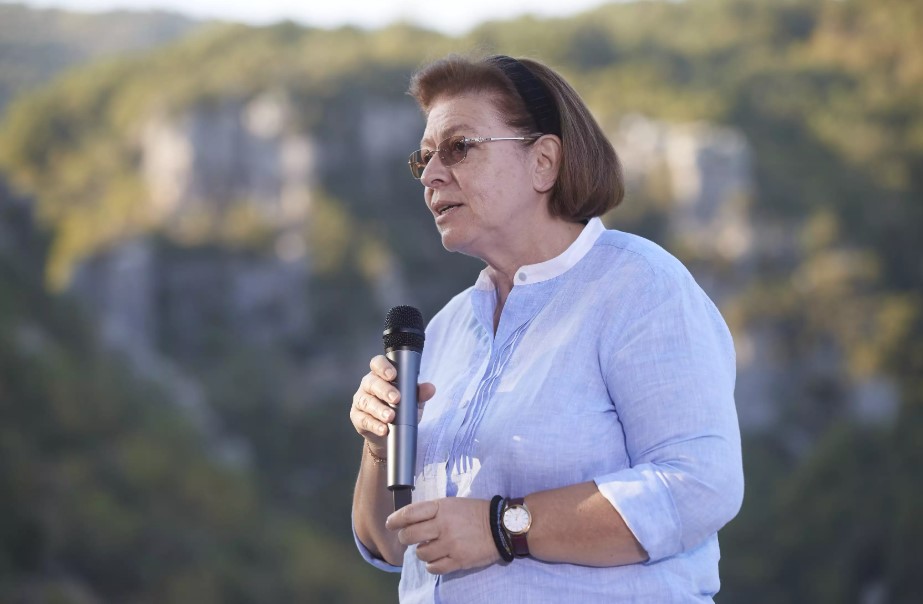 Στη Λήμνο η υπουργός Πολιτισμού