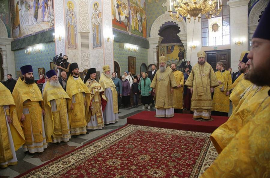 В Екатеринбурге прошли торжества по случаю 20-летия основания Храма на Крови
