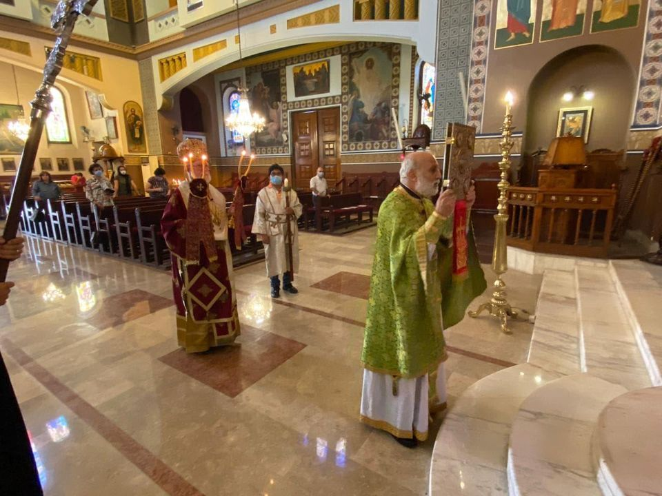 بالصور.. المطران نقولا أنطونيو يترأس الاحتفال بعيد الصليب