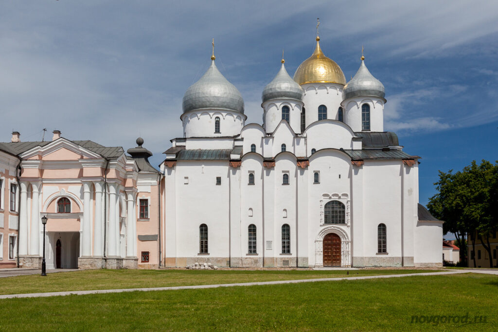 Поделки из золота, снятого оккупантами с купола Софийского собора, представят на выставке в Великом Новгороде