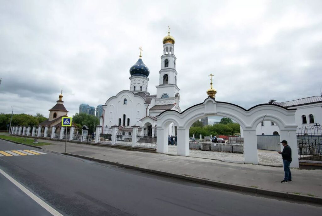 Βλαντίμιρ Ρέσιν: «18 νέοι ναοί στη Μόσχα εν μέσω covid»