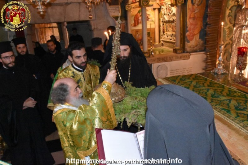 البطريركية الأورشليمية تحتفل بعيد الصليب الكريم المحيي
