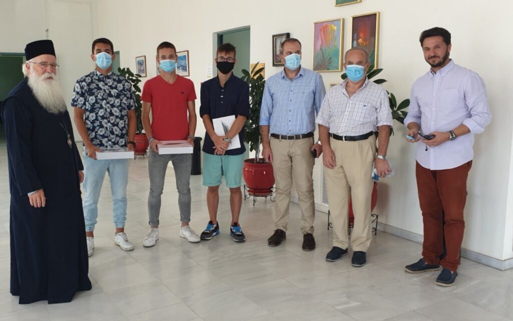 Συνάντηση με τρεις νεοβαπτισθέντες μαθητές