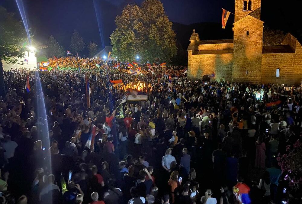 Владика Јоаникије: Ви сте онај безбожни Закон избрисали давно изласцима на литије, а сада сте то само потврдили