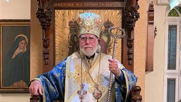 المطران نيقولا أنطونيو: مَن يروجون لعدم ارتداء قناع الحماية الصحية بالكنيسة بحجة قوة الإيمان “يجربون الله”