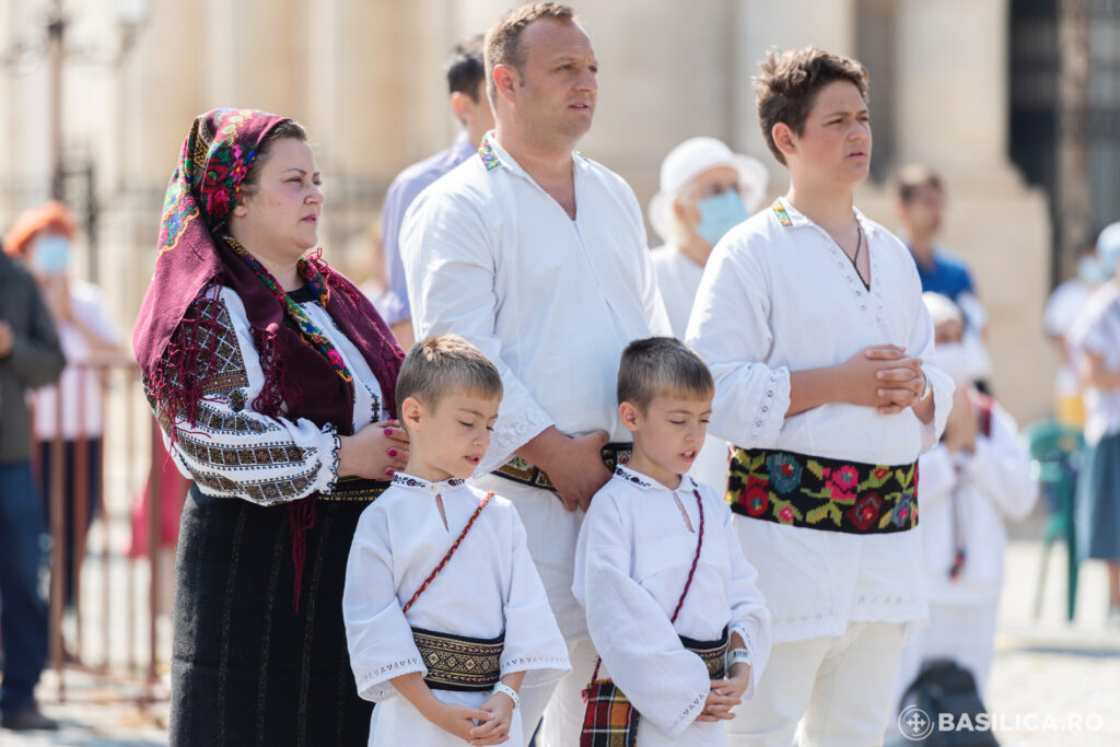 În imagini: Primul praznic împărătesc al noului an bisericesc la Catedrala Patriarhală – 2020
