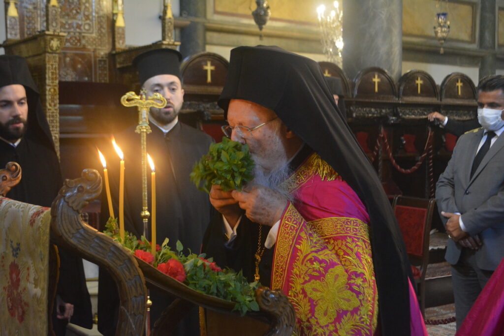 Άνθη και βασιλικός από τον Οικουμενικό Πατριάρχη