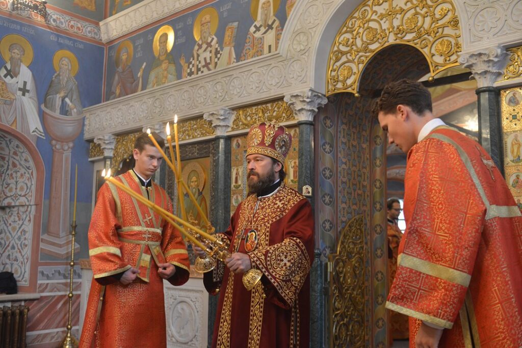 Митрополит Иларион: Вера способна вдохновлять человека на подвиги в земной жизни и открывать ему дверь в жизнь вечную
