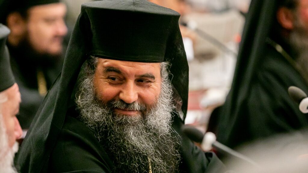 Episcopul Slatinei despre crucile pe care le purtăm: Dumnezeu știe mai bine decât noi care ne e „măsura”
