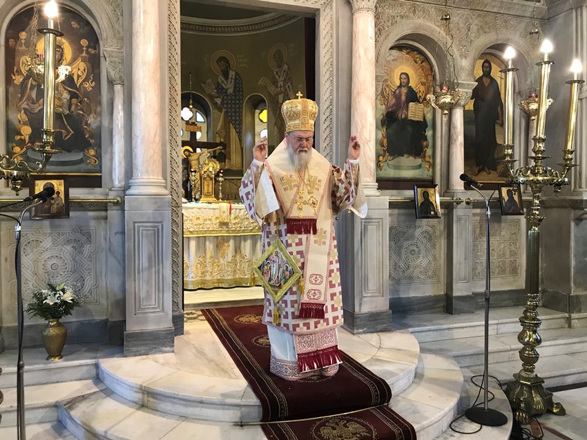 “Να μην παρασύρεστε από “πρωτότυπες” κοσμικότητες”