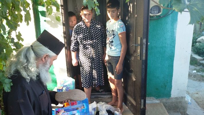 Episcopia de Bălţi a acordat sprijin financiar unei familii cu patru copii