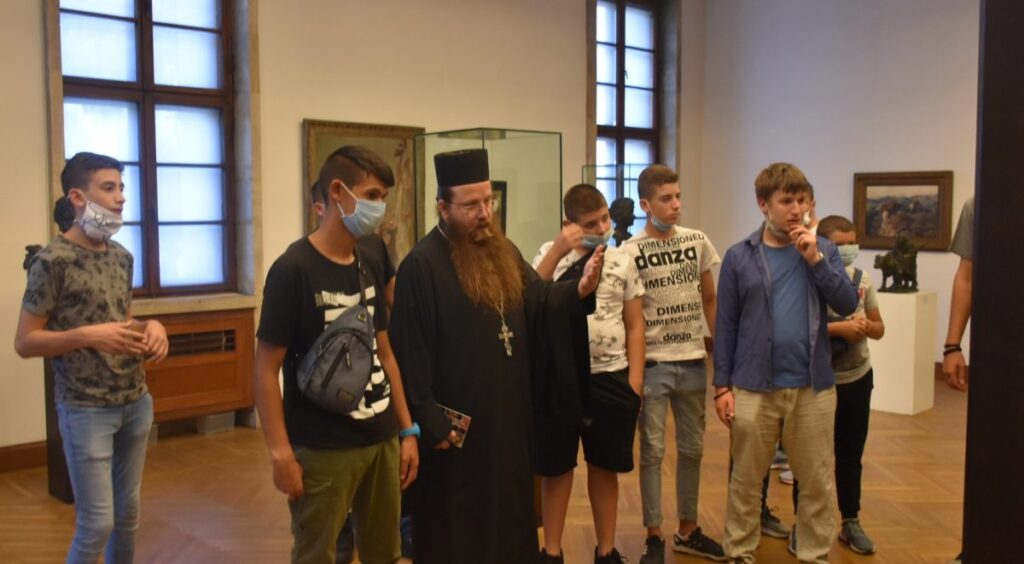Семинаристи посетиха галерията за чужестранно изкуство