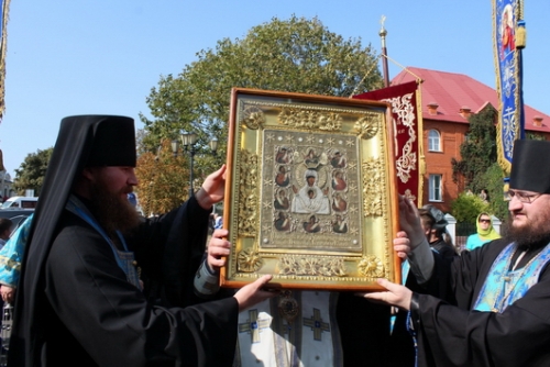 ИКОНА БОЖИЕЙ МАТЕРИ «ЗНАМЕНИЕ» ПЕРЕВЕЗЕНА ИЗ КОРЕННОЙ ПУСТЫНИ В ЗНАМЕНСКИЙ СОБОР