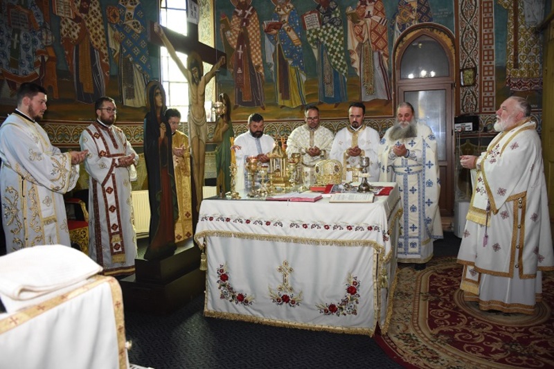 Hram la Catedrala din Sulina. Detaliu din istoria bisericii: a fost construită și prin contribuția lui Ceaușescu