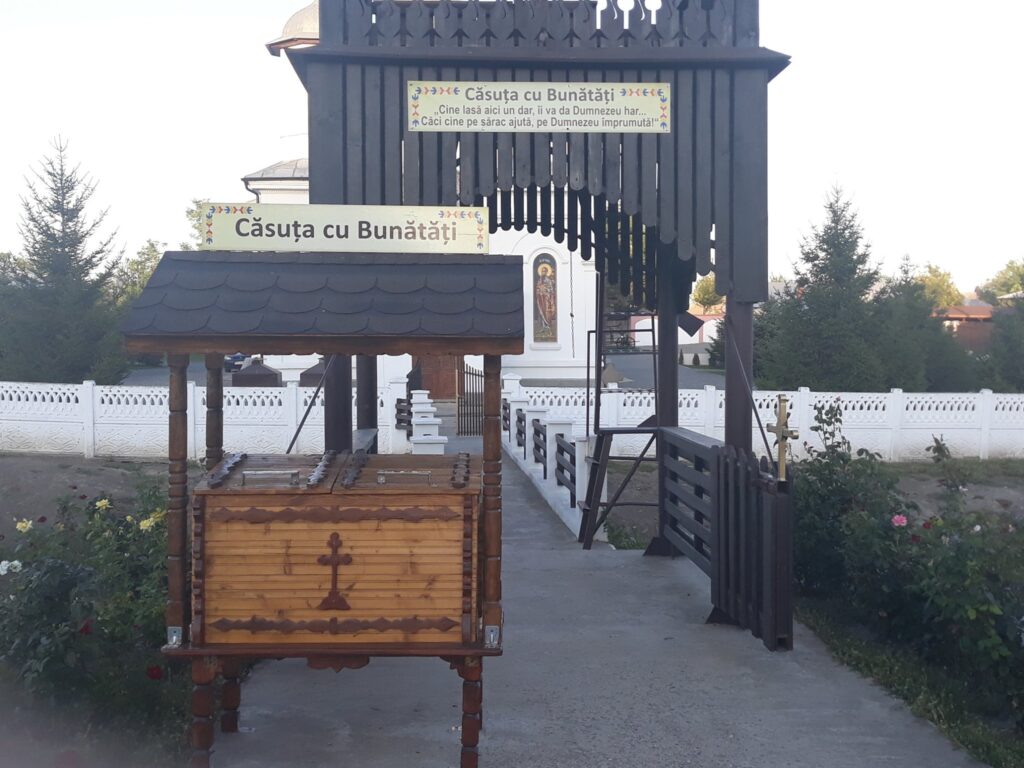 Un cleric gălăţean a construit „Căsuţa cu Bunătăţi” pentru semenii aflaţi în dificultate