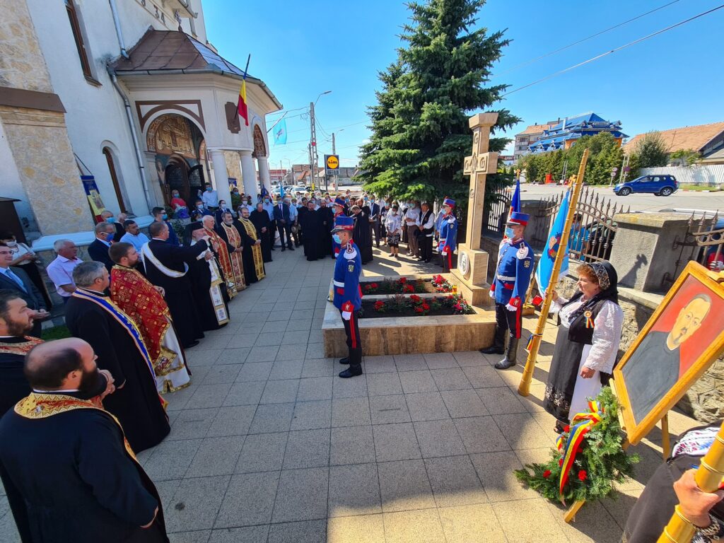 Protopopul Aurel Munteanu, comemorat la 80 de ani de la moartea martirică / IPS Andrei: Să-i urmăm credinţa!