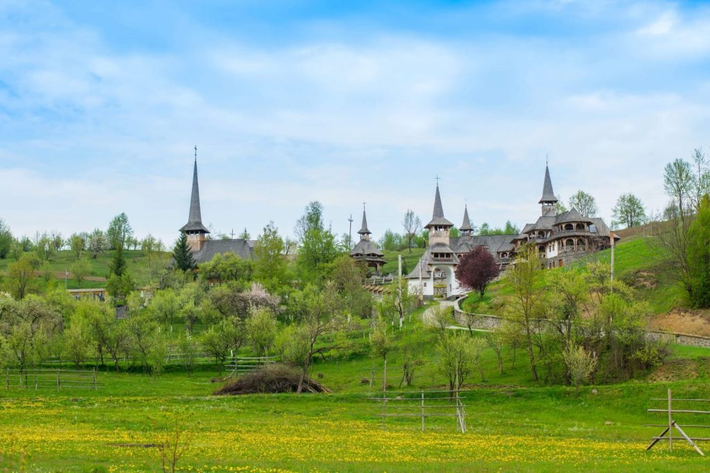 Circuitul Bisericilor de lemn din Maramureş” a devenit rută cultural-turistică de interes regional