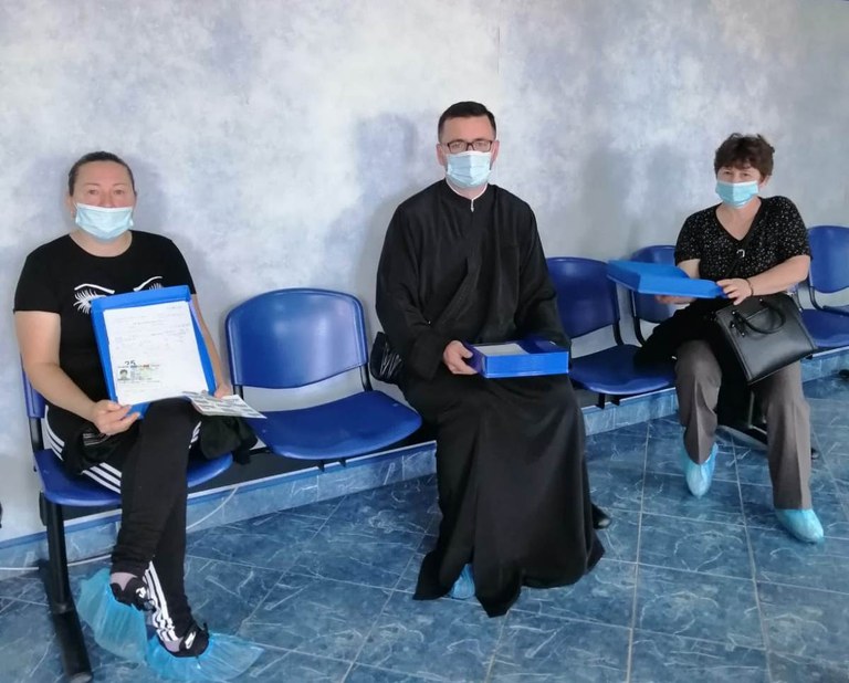 Peste 100 de clerici şi credincioşi din Protopopiatul Tinca au donat sânge