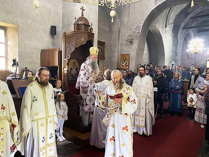 Владика Јоаникије: Кад се наша љубав ослони на Христову љубав, постаје јака и препорађа