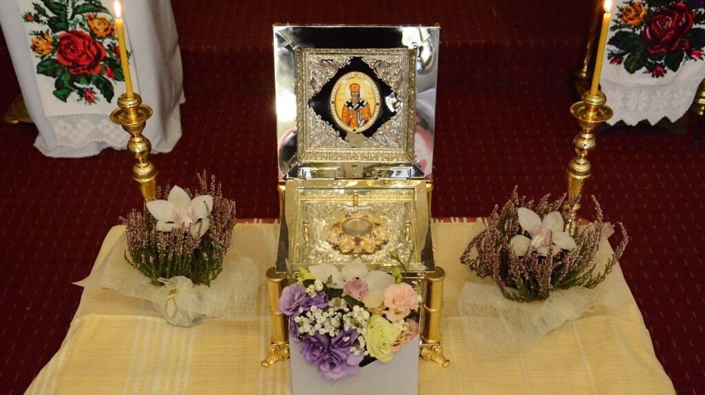 De Sf. Dionisie Erhan, Catedrala Sf. Spiridon din București le-a dăruit basarabenilor un CD cu acatistul lui
