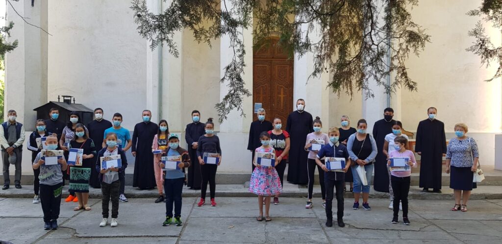 Arhiepiscopia Dunării de Jos facilitează accesul la educație pentru copiii din mediul rural prin intermediul tabletelor