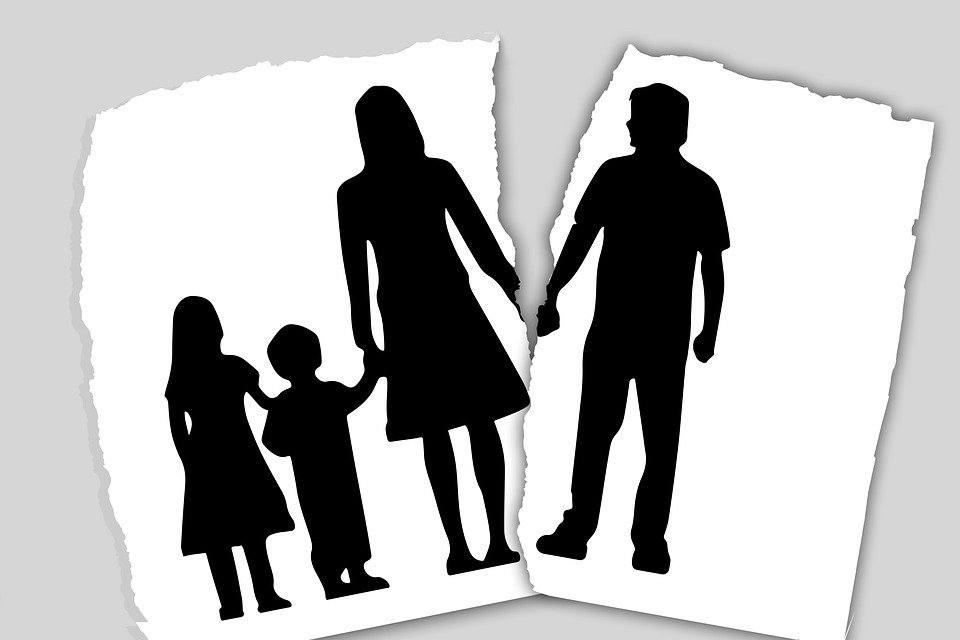 Διαζύγιο: Γονική αποξένωση και ψευδείς κατηγορίες