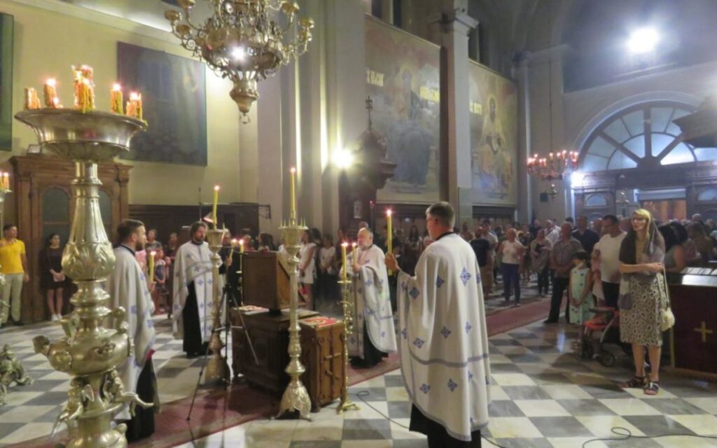 У Котору служен молебан захвалности Пресветој Богородици у одбрани светиња